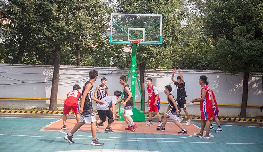 校园篮球比赛
